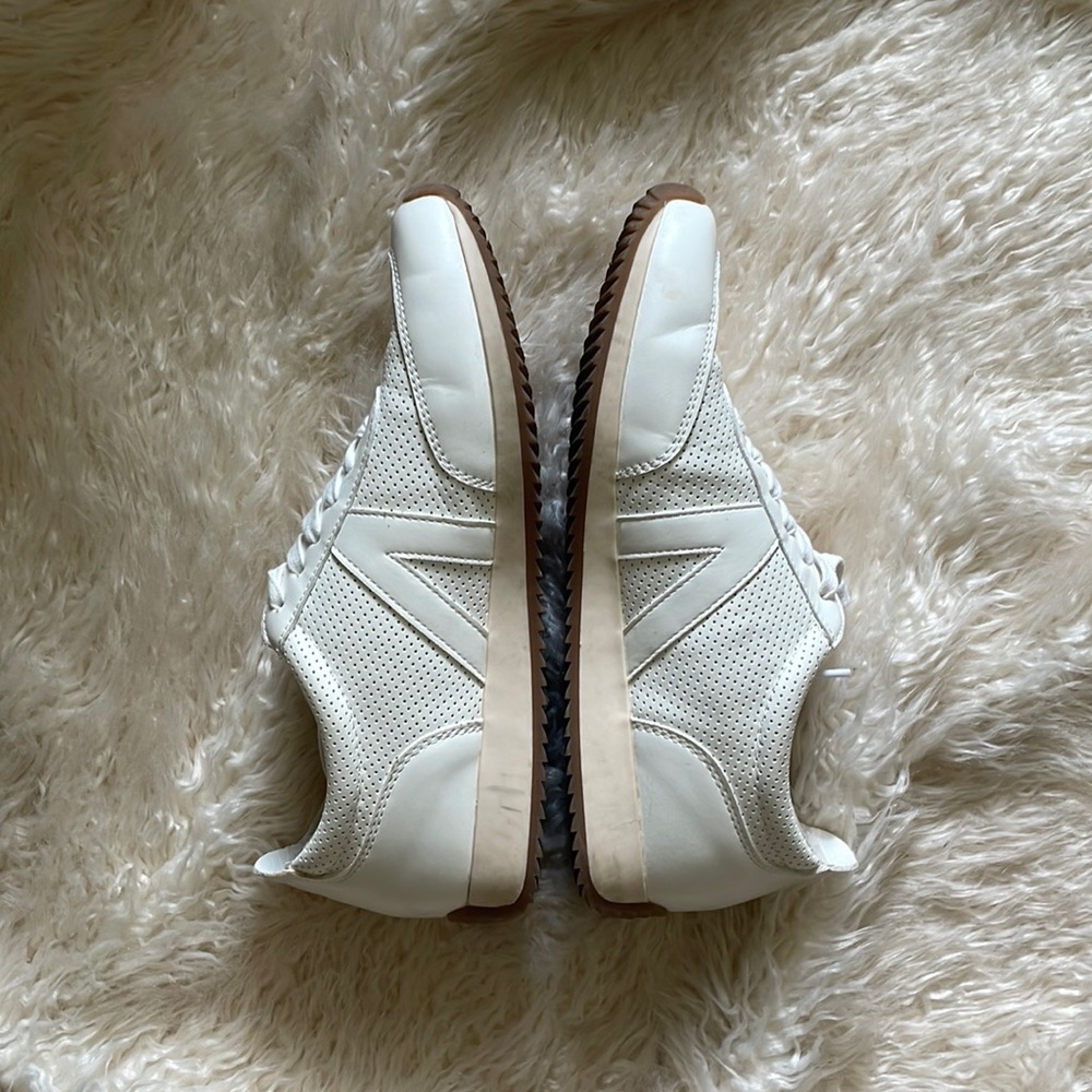 Perforated white sneakers